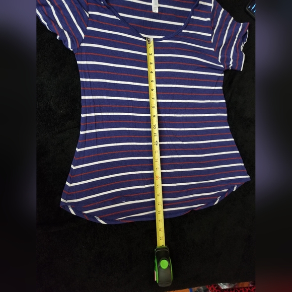 EUC LuLaRoe Red, White & Blue T Shirt Size M - Picture 4 of 5